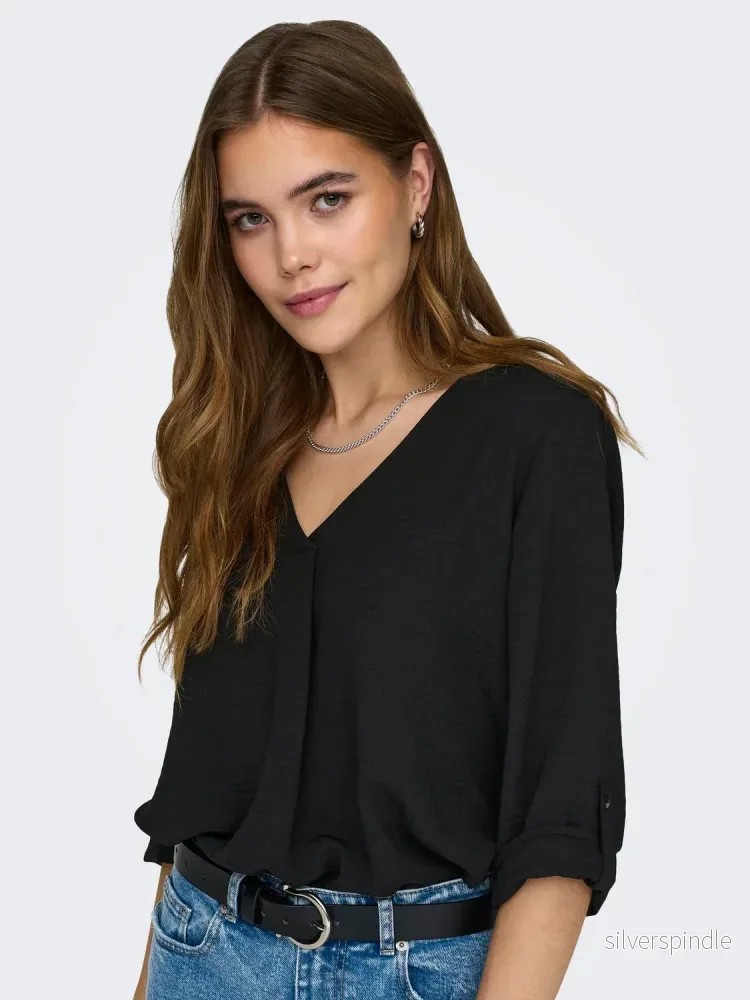 DIVYA 3/4 TOP
