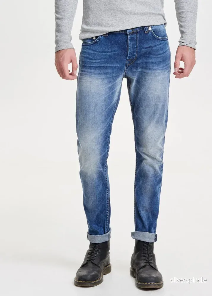 LOOM WITH BLUE DNM 3944