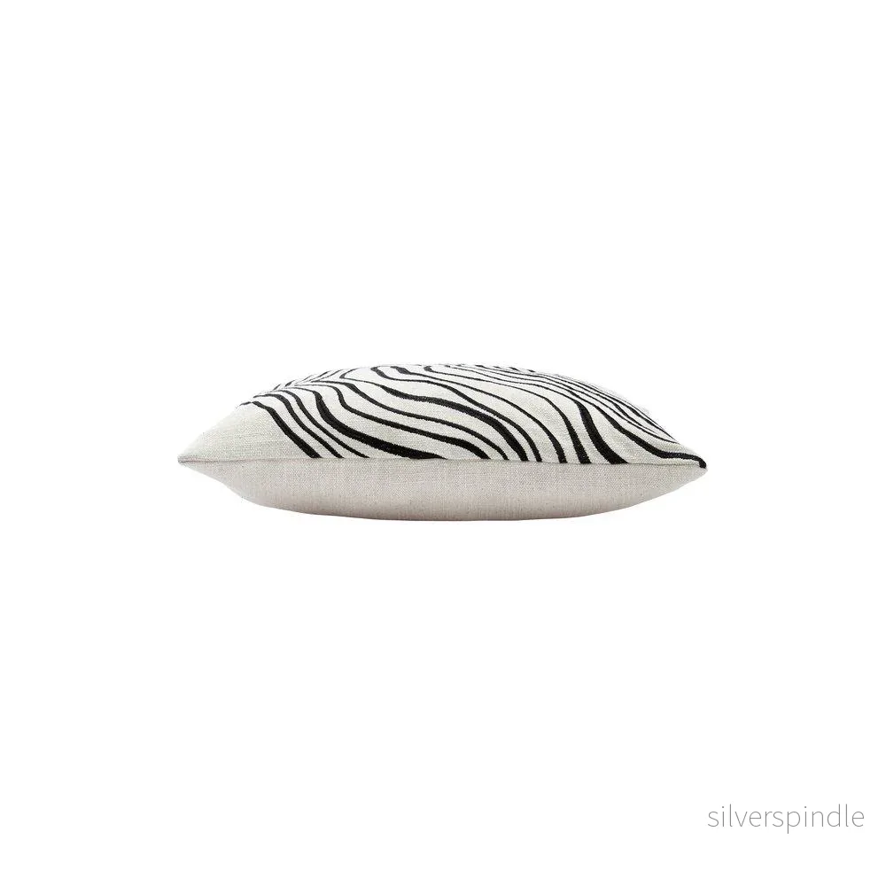 Curve kuddfodral svart/vit 45x45cm - Bild 2