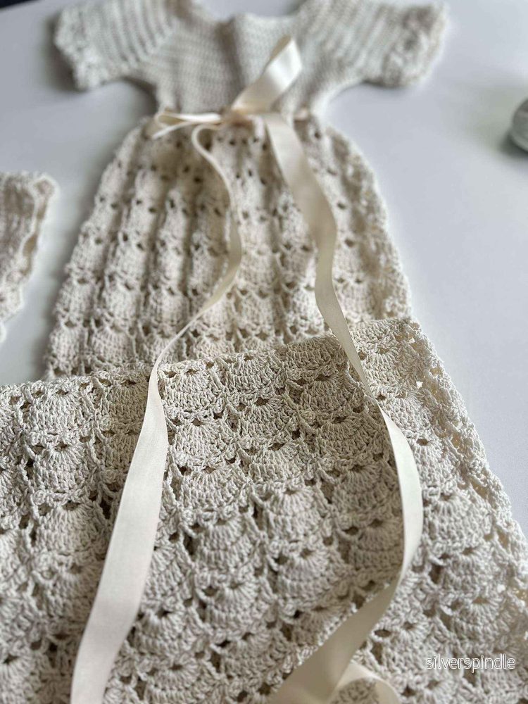 HANDMADE CHRISTENING DRESS WITH HAT - Bild 2