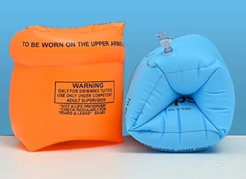 Armkuddar uppblåsbara, passar barn mellan 15-30 kg Armkuddar uppblåsbara, passar barn mellan 15-30 kg