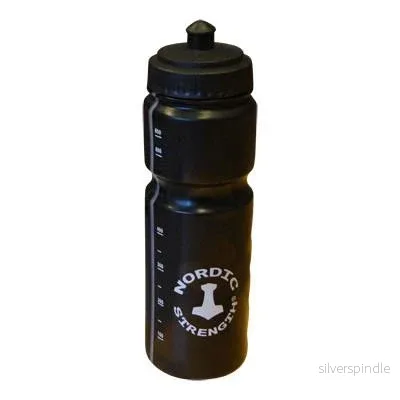 Vattenflaska i svart (700 ml) – Nordic Strength Vattenflaska i svart (700 ml) – Nordic Strength