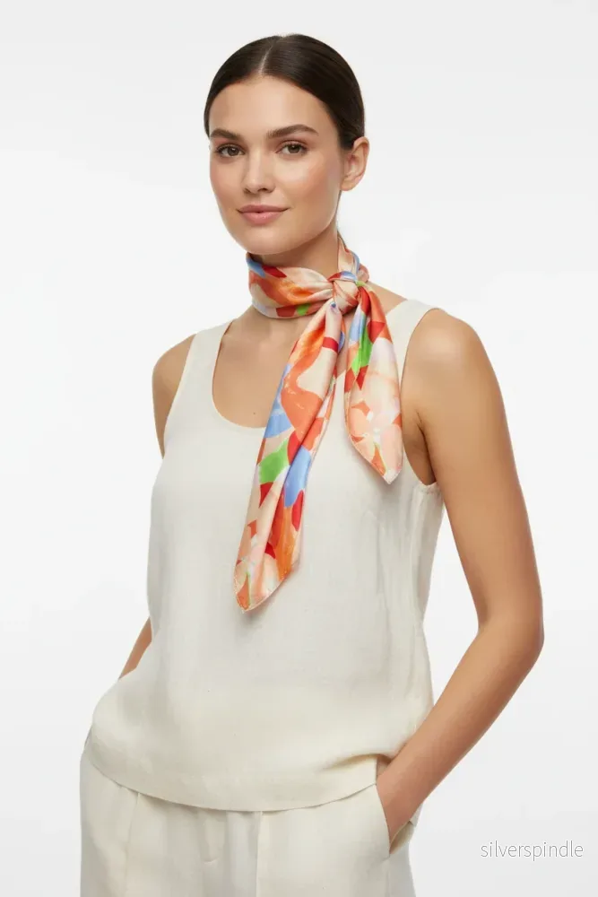 LARA SCARF