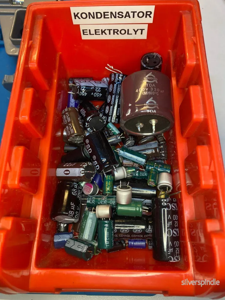 Kondensator elektrolyt – olika modeller / storlekar Kondensator elektrolyt – olika modeller / storlekar