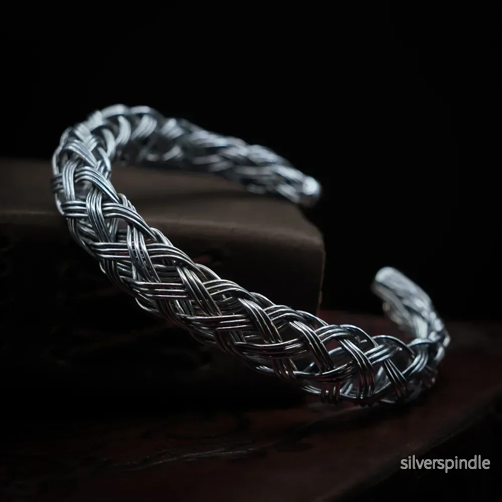 Varga flätat armband