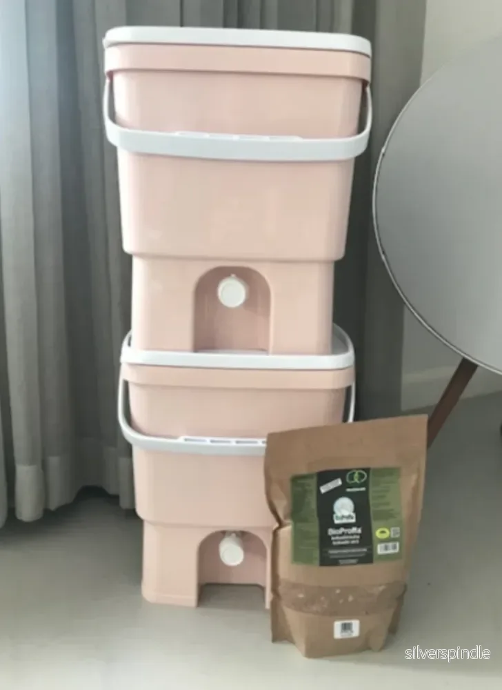 BioProffa Bokashi Organko Keittiökompostori + bokashirouhe, vaaleanpunainen - Bild 2