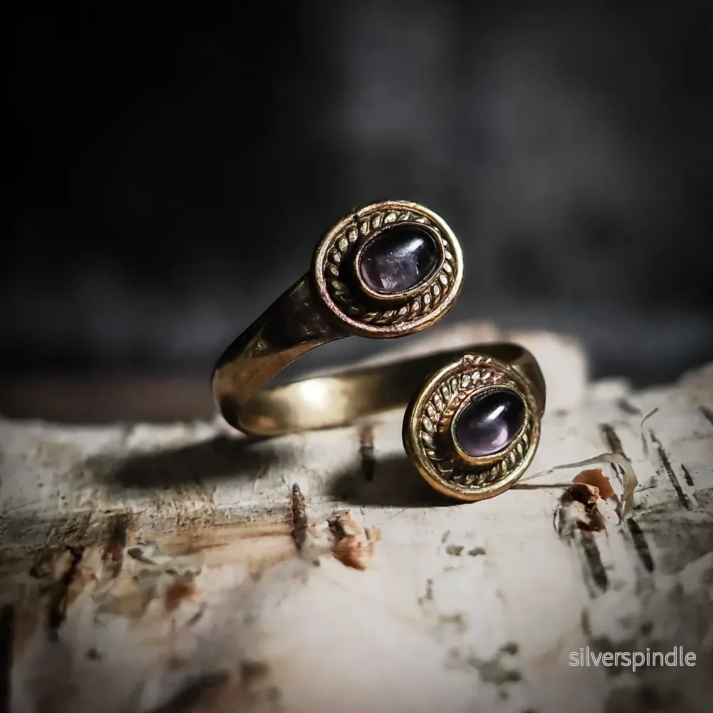 Spiralring med Ametister Spiralring med Ametister