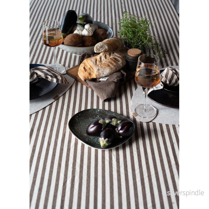 Svea randig nougat duk 140x300cm - Bild 2