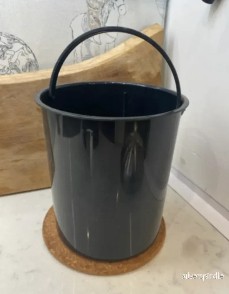 BioProffa Sisä-ämpäri 5 L Biokeruuastiaan, musta tai valkoinen