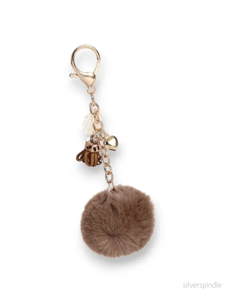 BAG DECORATION WITH POMPOM BAG DECORATION WITH POMPOM