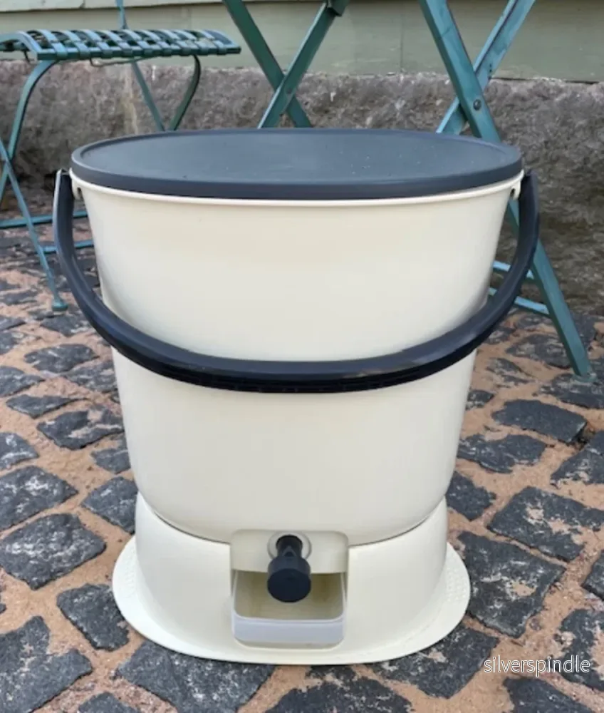 Bokashi Keittiökompostori Essential + 1kg bokashirouhe, Vanilja, 15 litraa+ 1 kg rouhe - Bild 2