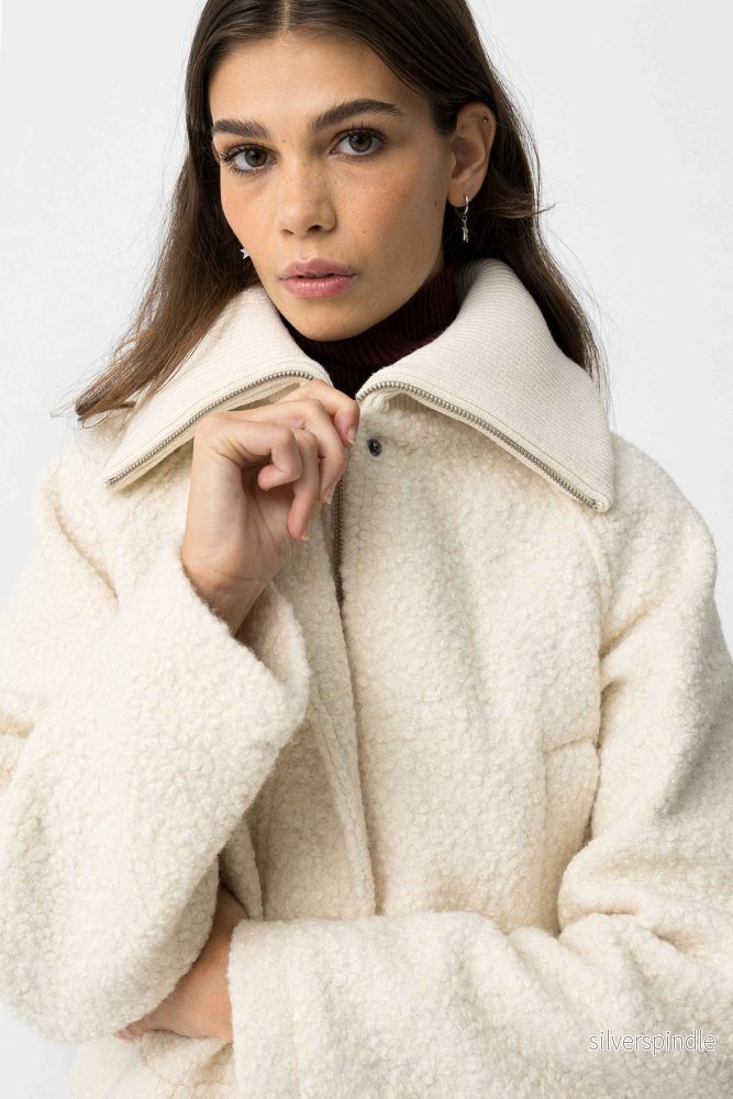 HAZEL WHITE BOUCLE JACKET HAZEL WHITE BOUCLE JACKET