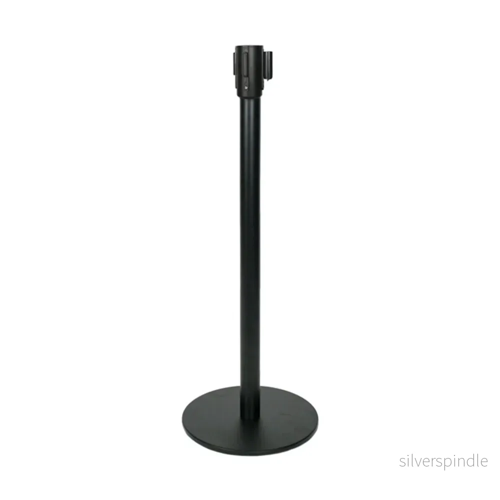Svart avspärrningsstolpe