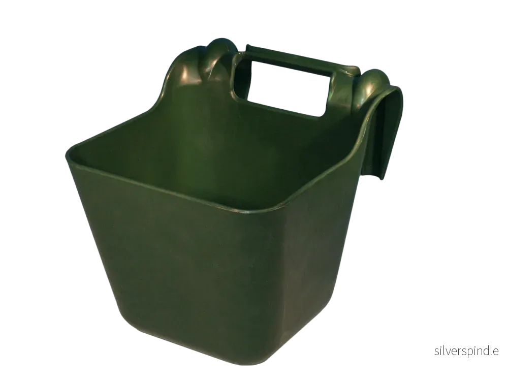 OK Plast Fodertråg med upphängningsfäste 14 l Grön OK Plast Fodertråg med upphängningsfäste 14 l Grön
