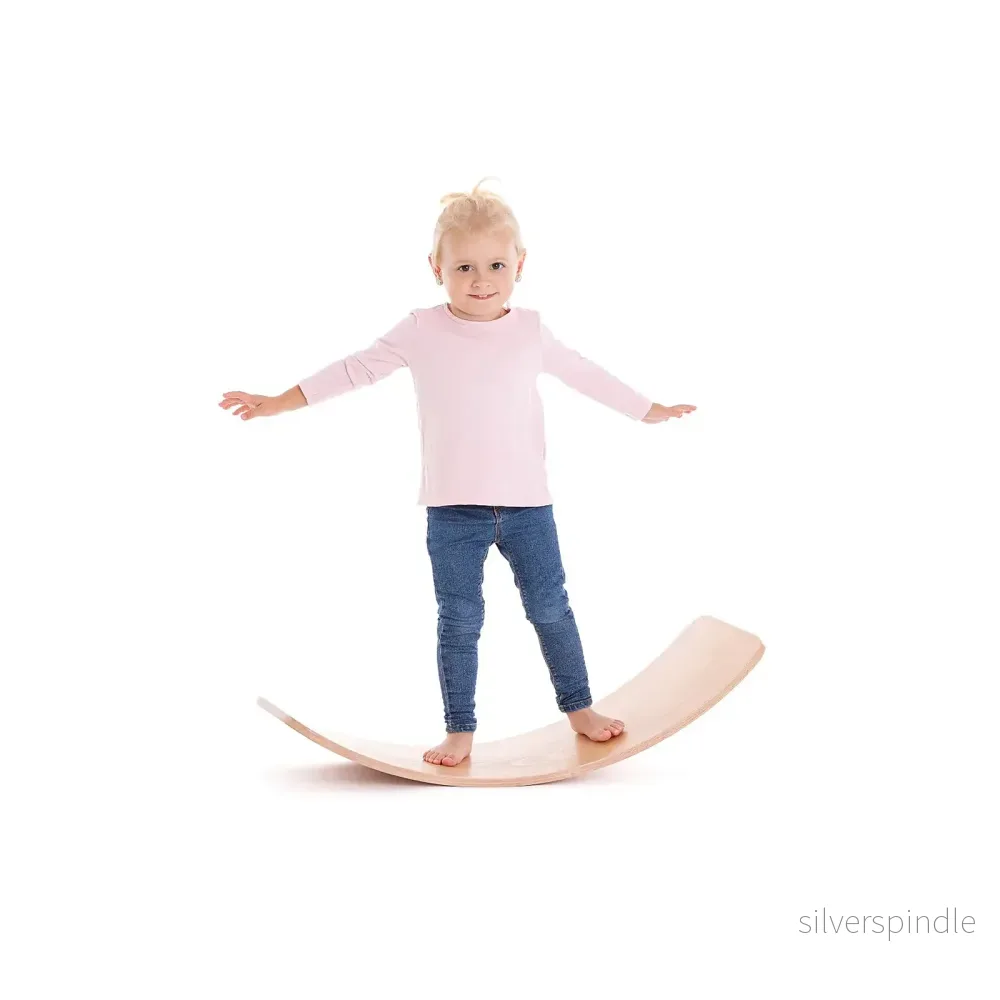 Balansbräda Wood’L Board 80 × 30 × 18 cm – för balans och motorikträning Balansbräda Wood’L Board 80 × 30 × 18 cm – för balans och motorikträning